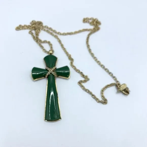 Avon Women Necklace Gold Tone Green Lucite Juliet Cross Pendant Link Chain 13 in - Picture 2 of 6